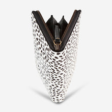 Load image into Gallery viewer, DELILAH - snow cheetah
