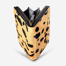 Load image into Gallery viewer, DELILAH - wild cat
